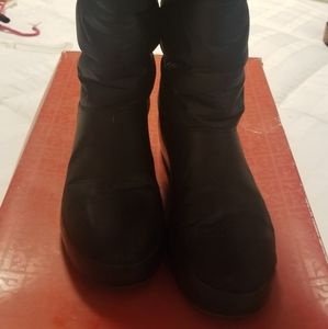 Snow boots